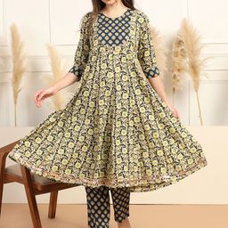 Moda Rapido Women Floral Printed Regular Kurta with Trousers-picture-39