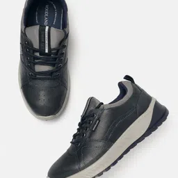 Woodland Men Moisture Absorbent Leather Sneakers-picture-34