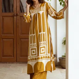 Kaftanize Printed Regular Kurta With Palazzos image 4