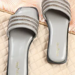 Luxyfeel Women Embellished Party One Toe Flats-image-23