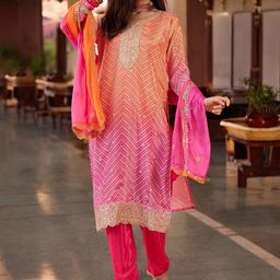 DIVASTRI Notch-Neck Bandhani Embroidered Sequinned Straight Kurta With Trousers & Dupatta-38