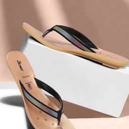 Paragon Women Printed Slip On Flats-image-18