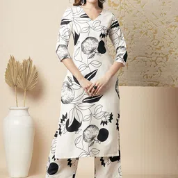 GoSriKi Women Floral Printed Regular Kurta with Palazzos-52
