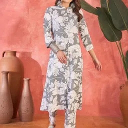 Sangria Women Floral Printed Straight Kurta & Trousers-45