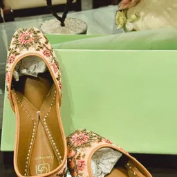 LORYPHILORY Women Leather Embellished Square Toe Mojaris Flats-image-57