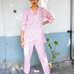 Uttariya Women V-Neck Top & Palazzos Co-Ords-picture-38