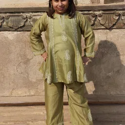 RAASA DRAPES Girls Paisley Embroidered Chikankari Pure Cotton Kurti With Trousers-picture-52