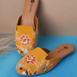 Pairs4U Women Embellished Ethnic Mojaris with Embroidered Flats-image-31