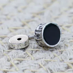 VAGHBHATT Circular Studs Earrings image 3