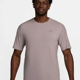 Nike Trail Solar Chase Men's Dri-FIT ADV Short-Sleeve Running Top-image-11