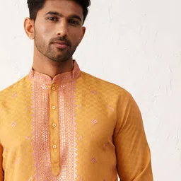 Jompers Men Geometric Embroidered Sequinned Kurta-image-23
