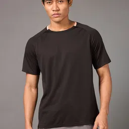 CULT Men Moisture Wicking Colourblocked Round Neck T-shirt-image-17