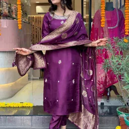 KALINI Ethnic Motifs Woven Design Regular Kurta with Trousers & With Dupatta-43
