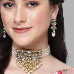 KARATCART Gold-Plated Kundan-Studded & Artificial-Beaded Jewellery Set image 4