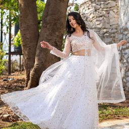 Label Shaurya Sanadhya Embellished Sequinned Ready to Wear Lehenga With Blouse & Dupatta image 3