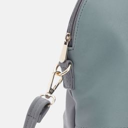 Baggit Women Solid Handheld Bag image 3