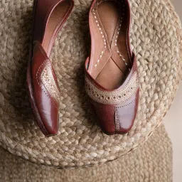 Punjabi jutti for women|Jutti for women leather|Mojaris for women Party Wear For Women-image-61