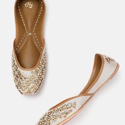 House of Pataudi Women Embellished Ethnic Mojaris-58