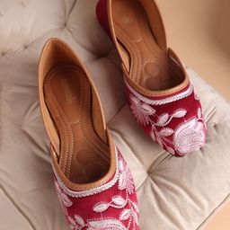 Anouk Women Embellished Ethnic Mojaris Flats-58