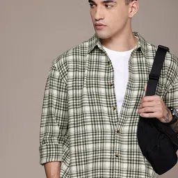 Roadster Men Checked Relaxed Fit Casual Shirt-image-58