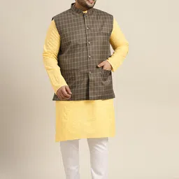SOJANYA PLUS Plus Size Men Yellow Embroidered Kurta with Pyjamas & Nehru Jacket-picture-5