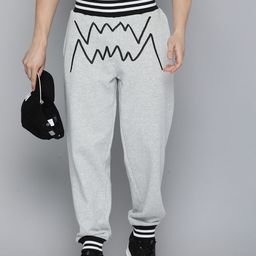 Puma Men Abstract Printed Franchise Core Basketball Joggers-picture-24