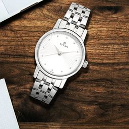 Titan Women Silver-Toned Analogue Watch 2593SM01-4