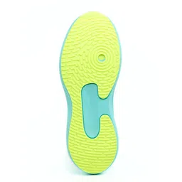 Red Chief Men Mesh Running Non-Marking Shoes image 3