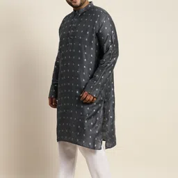 SOJANYA PLUS Men Grey Self Design Kurta with Pyjamas image 2