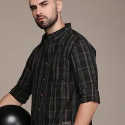 Roadster Men Relaxed Checked Oversized Casual Pure Cotton Shirt-image-45