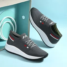 VIV Men Textured Sneakers-4