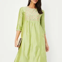 max Floral Yoke Design Thread Work Straight Kurta-picture-13
