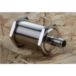 RS PRO Proximity Sensor Inductive Barrel-Style M30x1.5 10 mm PNP 10-30 V DC IP67, 7018241 image 2