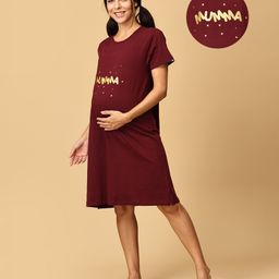 The Mom Store Half Sleeves Mumma Text Foil Printed Oversized Maternity Dress - Maroon-image-37