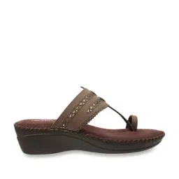 Metro Women's Brown Toe Ring Wedges-picture-39