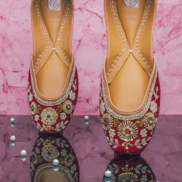 NR by Nidhi Rathi Women's Maroon Ethnic Juttis-image-56