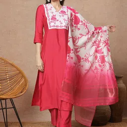 DIVASTRI Floral Printed V-Neck Straight Kurta With Palazzo And Dupatta-image-59
