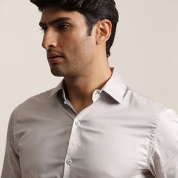 Uncluttered Closet Men Standard Slim Fit Solid Spread Collar Satin Formal Shirt-picture-37