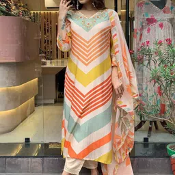 DIVASTRI Geometric Printed Gotta Patti V-Neck Straight Kurta With Trousers & Dupatta-43