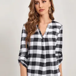 Stylecast X Slyck Checked V-Neck Top-picture-22