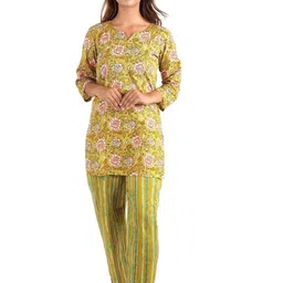 Kaftanize Women Ethnic Motifs Printed Regular Kurta with Trousers-image-12