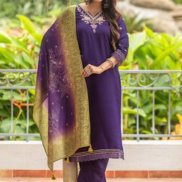 MITTOO Women Ethnic Motifs Embroidered Regular Thread Work Kurti with Trousers & With Dupatta-image-17