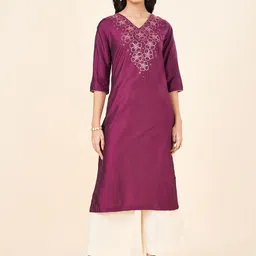 RANGMANCH BY PANTALOONS Floral Embroidered Sequinned Straight Kurta-45