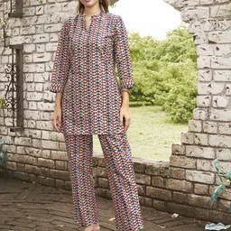 Anouk Geometric Printed V-Neck Top with Printed Trousers-picture-2