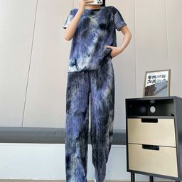 Lugo Tie & Dyed Short Sleeves Round Neck T-Shirt & Trousers-11