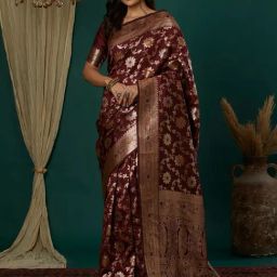 Satrani Maroon Silk Blend Woven Saree With Unstitched Blouse-image-31