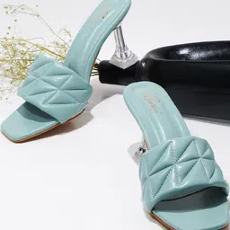 Dollphin Textured Leather High-Top Kitten Sandals-39
