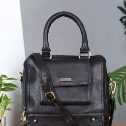Teakwood Leathers Black Leather Structured Handheld Bag-23