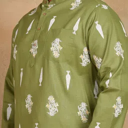 Sztori Plus Size Men Floral Printed Mandarin Collar Straight Kurta-picture-5