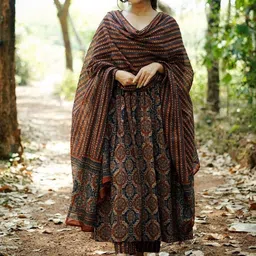 ARADHNA Ethnic Motifs Printed V-Neck Gotta Patti Kurta With Trousers & Dupatta-picture-15